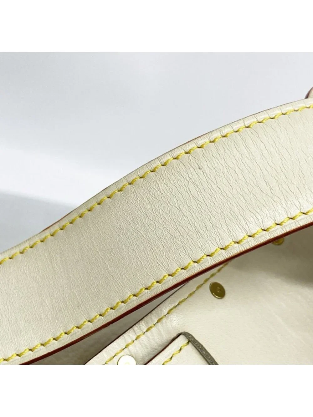 Louis Vuitton Shoulder Bag Suhali Tarantue Blanc